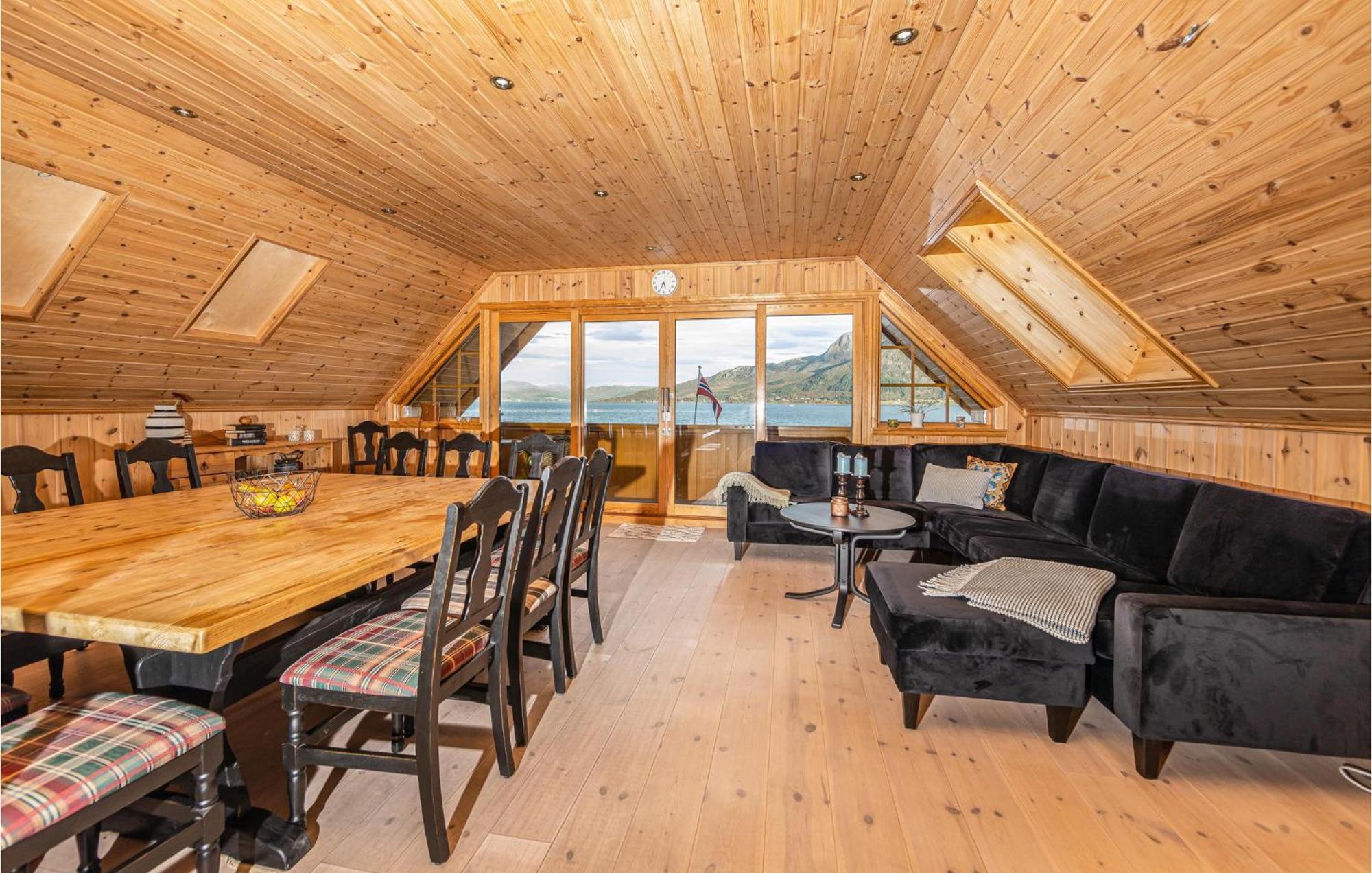 Awesome Home In Kvamsoy With Jacuzzi Sandvik  ภายนอก รูปภาพ